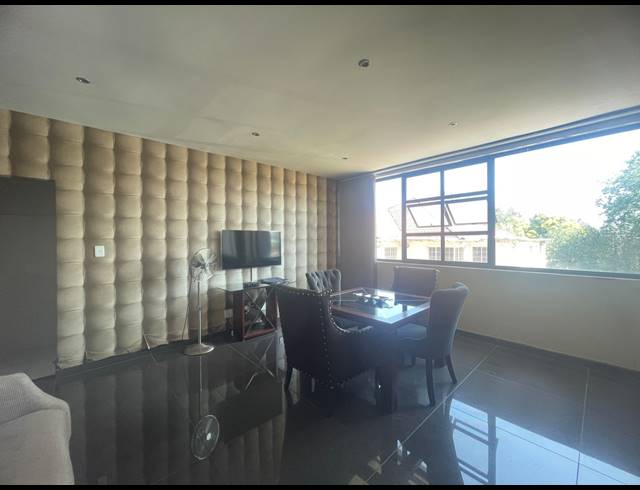 3,965M² INVESTMENT FOR SALE IN HOUGHTON ESTATE